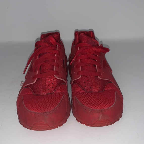 WOMENS/YOUTH, NIKE RED HUARACHE SHOES - Picture 4 of 7